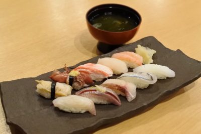 寿司：Sushi specialist Narumi